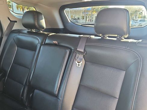 Used 2023 GMC Terrain SLT image 24