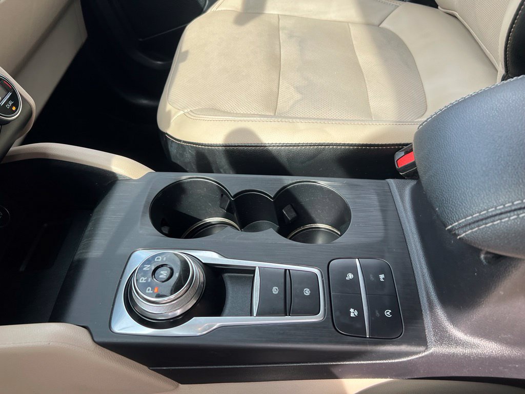 Used 2020 Ford Escape Titanium AWD/4WD image 17