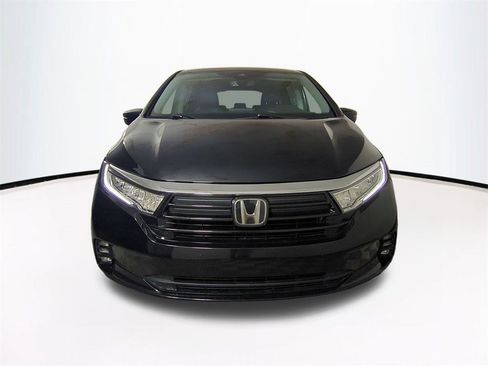 Used 2024 Honda Odyssey Touring image 3