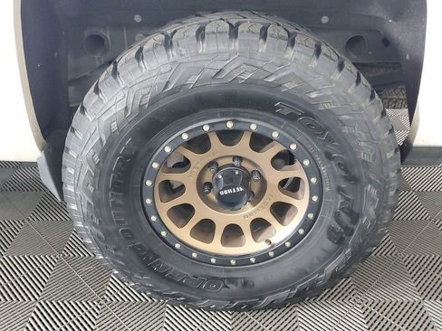 Used 2014 Chevrolet Silverado 1500 High Country w/ High Country Premium Package image 29