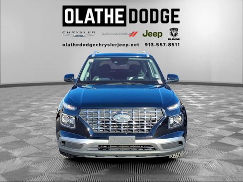 Used 2022 Hyundai Venue SEL image 9