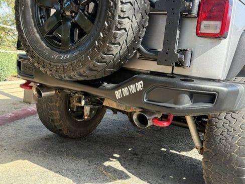 Used 2016 Jeep Wrangler Unlimited Rubicon AWD/4WD image 7