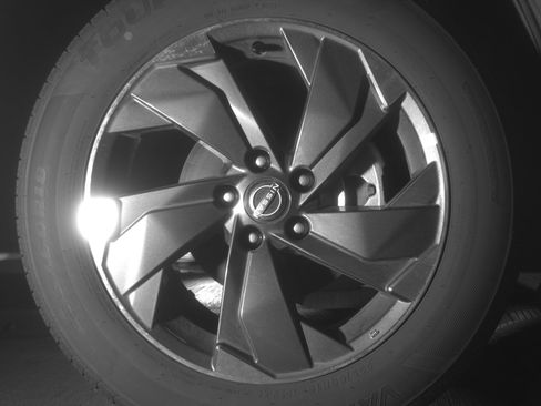 Used 2025 Nissan Rogue SV FWD image 13