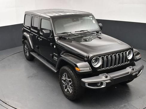 Used 2024 Jeep Wrangler Unlimited Sahara w/ Dual Top Group AWD/4WD image 16