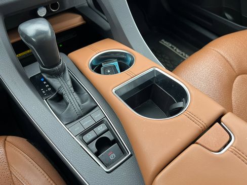 Used 2020 Toyota Avalon Limited w/ Advanced Safety Package image 24