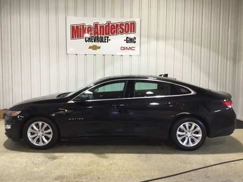 Used 2023 Chevrolet Malibu LT FWD image 2