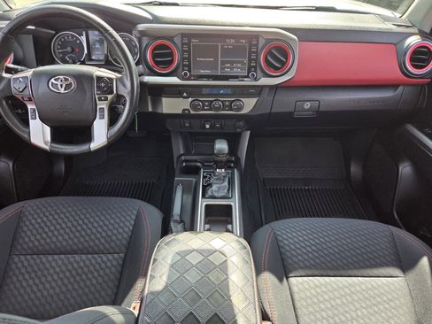 Certified 2021 Toyota Tacoma SR5 image 7