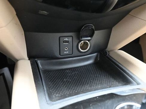 Used 2016 Nissan Rogue SV FWD image 43