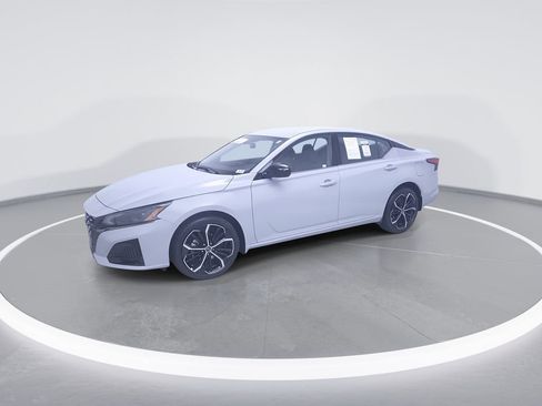 Used 2025 Nissan Altima 2.5 SR image 5