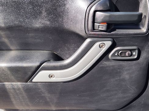 Used 2014 Jeep Wrangler Rubicon w/ Power Convenience Group image 22