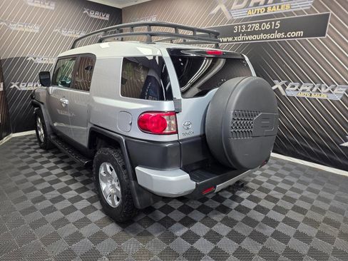 Used 2007 Toyota FJ Cruiser 4WD image 11