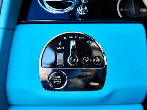 Used 2025 Rolls-Royce Cullinan image 55