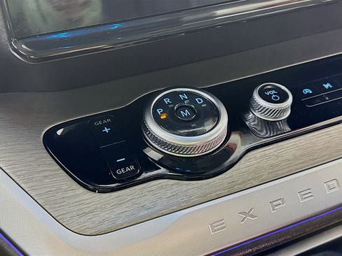 Used 2025 Ford Expedition Max Platinum image 21