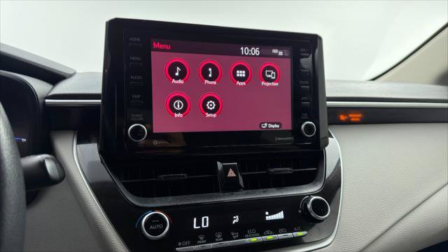 Used 2022 Toyota Corolla LE FWD image 29