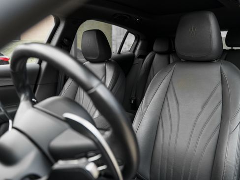 Used 2023 Maserati Grecale GT AWD/4WD image 19