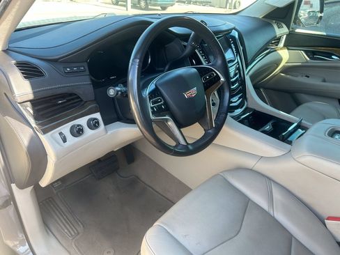Used 2019 Cadillac Escalade Luxury w/ LPO, Radiant Package AWD/4WD image 12