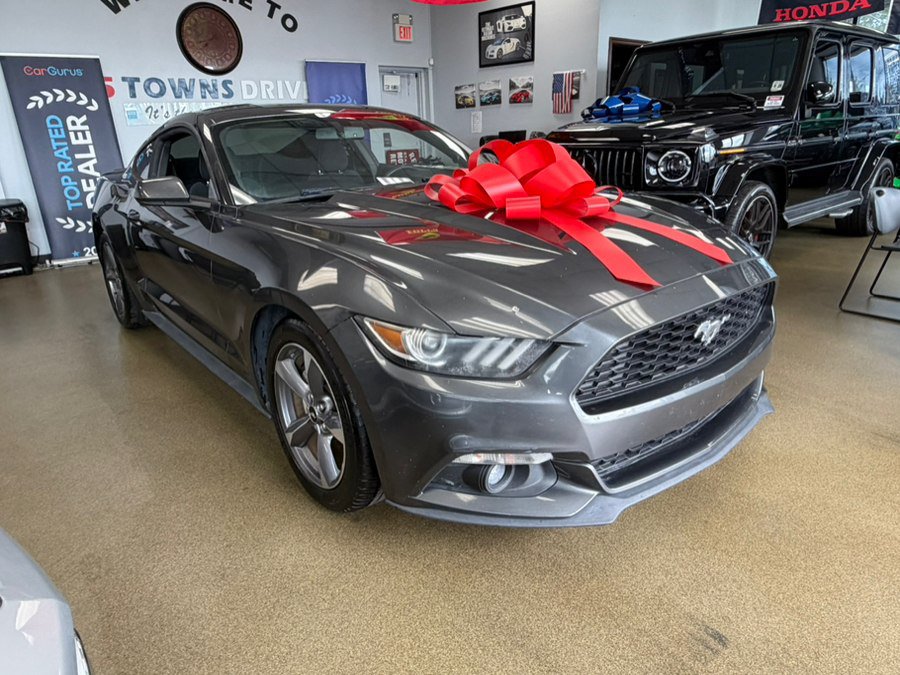 Used 2017 Ford Mustang Coupe RWD image 4
