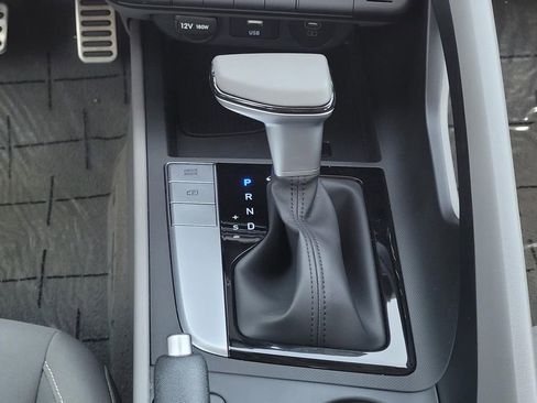 Used 2025 Hyundai Elantra Sport image 19