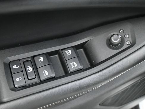 Used 2023 Jeep Grand Cherokee L Laredo AWD/4WD image 4