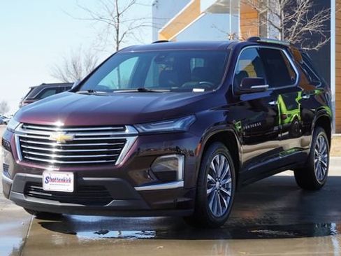 Used 2023 Chevrolet Traverse Premier w/ LPO, Floor Liner Package FWD image 3