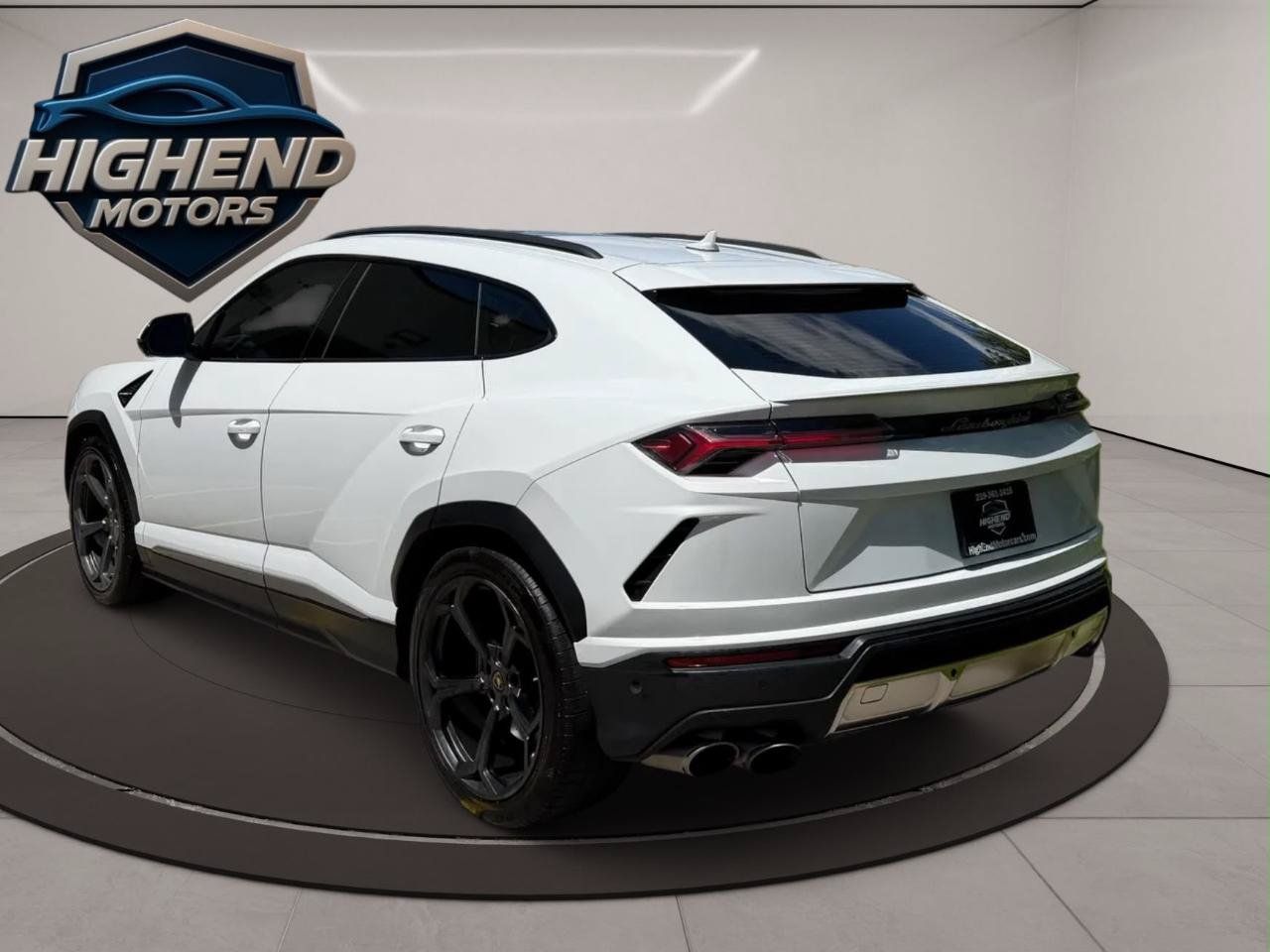 Used 2020 Lamborghini Urus AWD/4WD image 4