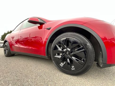 Used 2021 Tesla Model Y Long Range image 10