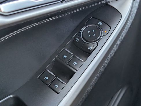 Used 2022 Ford Explorer XLT w/ Equipment Group 202A image 15