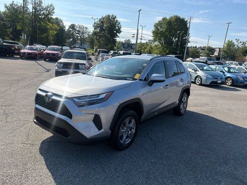 Used 2025 Toyota RAV4 LE AWD/4WD image 7