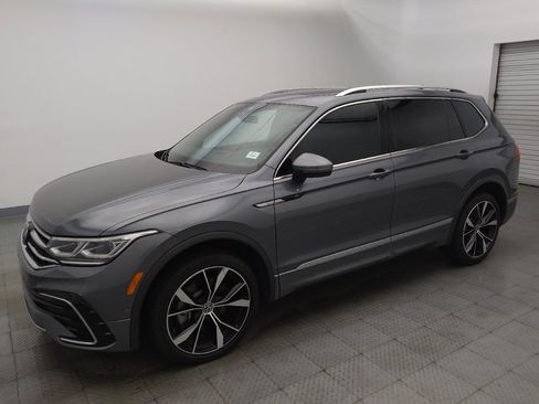 Used 2023 Volkswagen Tiguan SEL R-Line AWD/4WD image 2