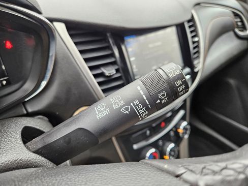 Used 2018 Chevrolet Trax LT w/ LT Convenience Package image 46