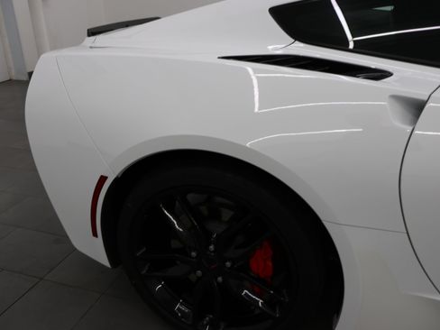 Used 2019 Chevrolet Corvette Stingray Coupe w/ 1LT RWD image 22