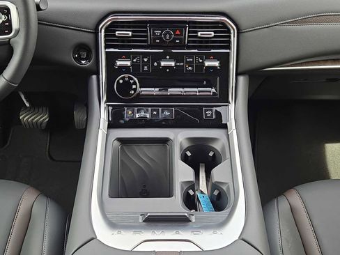 Used 2025 Nissan Armada SL w/ Captain's Chari Seat Package image 18