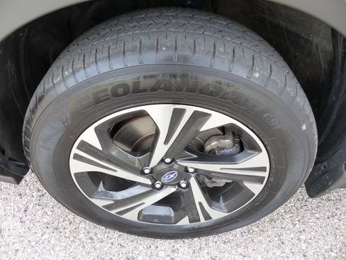 Used 2024 Subaru Crosstrek 2.0i Premium AWD/4WD image 14