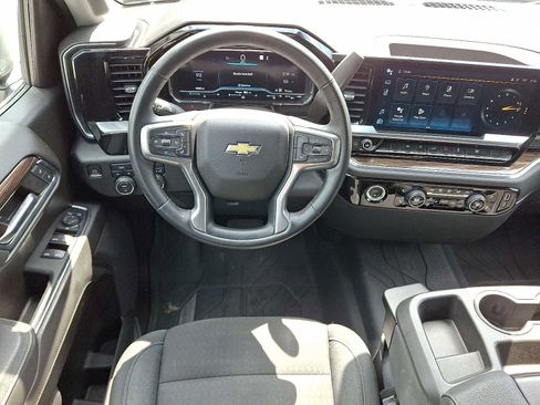 Used 2023 Chevrolet Silverado 1500 LT AWD/4WD image 11