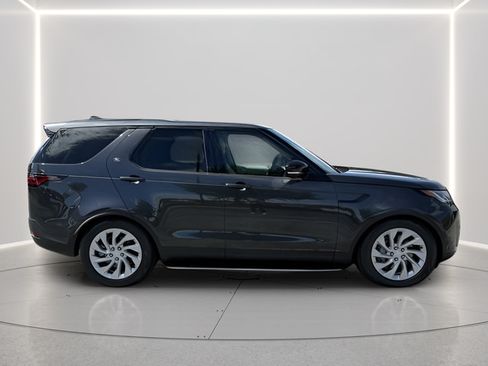 Used 2025 Land Rover Discovery S AWD/4WD image 6