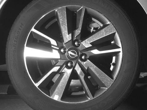 Used 2025 Nissan Versa SV image 15