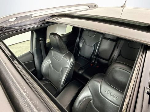Used 2019 Jeep Cherokee High Altitude AWD/4WD image 24