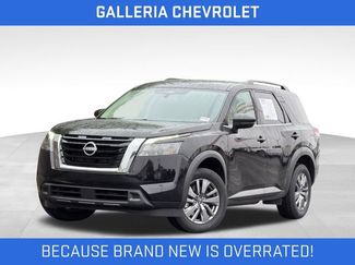Used 2025 Nissan Pathfinder SV FWD video 2