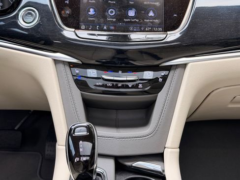 Used 2025 Cadillac XT6 Premium Luxury w/ Technology Package FWD image 18