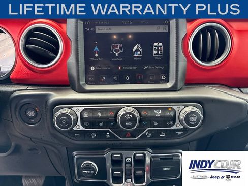 Used 2021 Jeep Wrangler Unlimited Rubicon AWD/4WD image 18