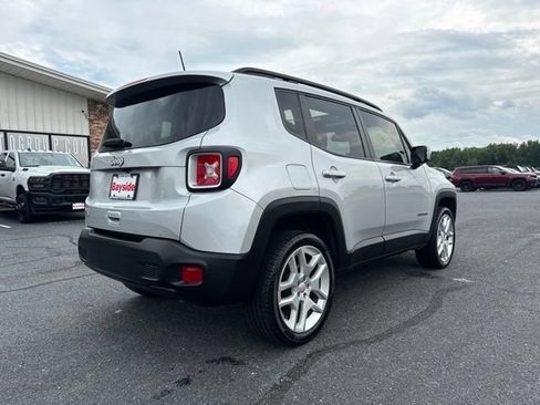 Used 2021 Jeep Renegade Latitude AWD/4WD image 7