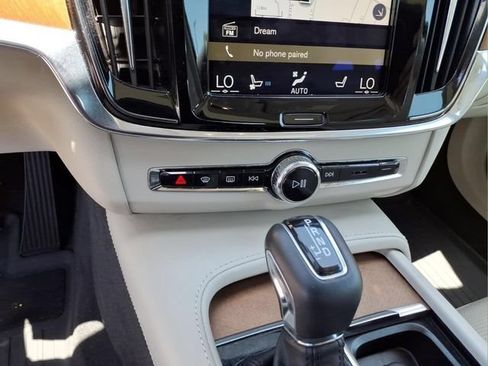 Used 2018 Volvo S90 T6 Inscription w/ Convenience Package AWD/4WD image 22