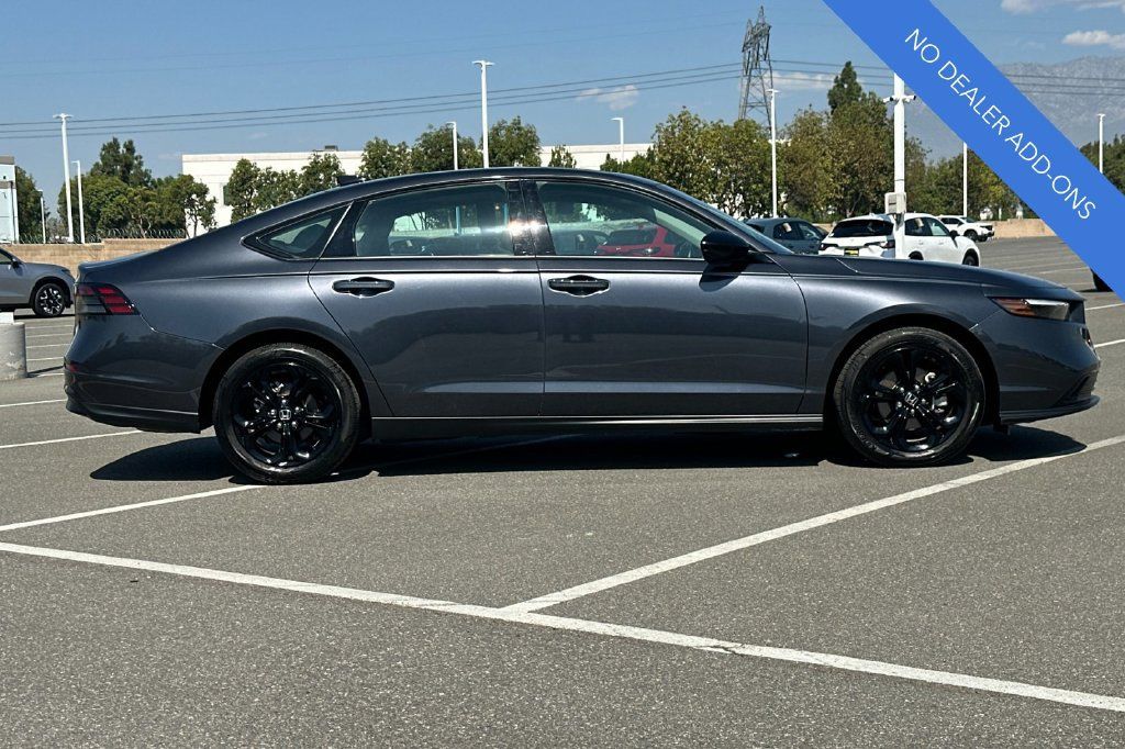 Certified 2025 Honda Accord SE image 3