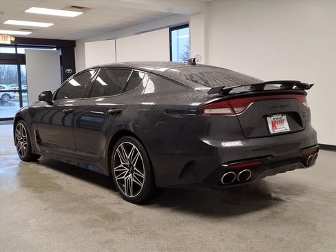 Used 2022 Kia Stinger GT1 image 3