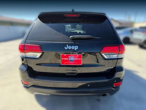 Used 2020 Jeep Grand Cherokee Laredo w/ Laredo X Package image 3