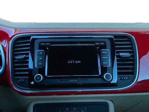 Used 2013 Volkswagen Beetle 2.5 image 14