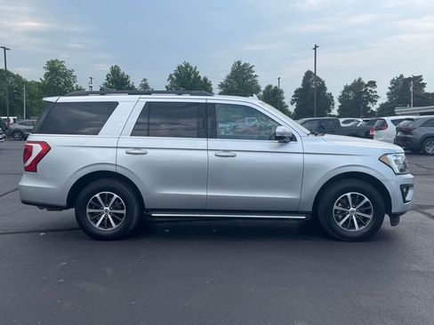 Used 2018 Ford Expedition XLT w/ Equipment Group 202A AWD/4WD image 23