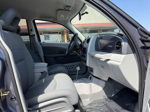 Used 2007 Chrysler PT Cruiser Touring FWD image 22