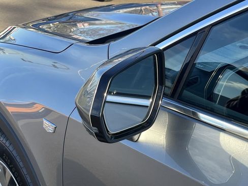 Used 2025 Cadillac XT4 Premium Luxury image 35