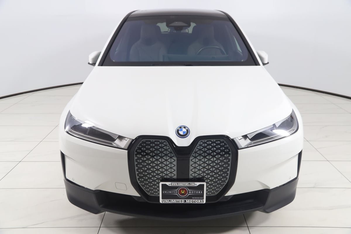 Used 2023 BMW iX xDrive50 AWD/4WD image 60